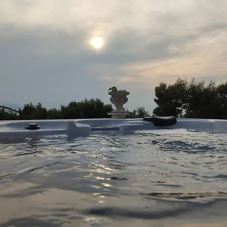 Lunamora 4