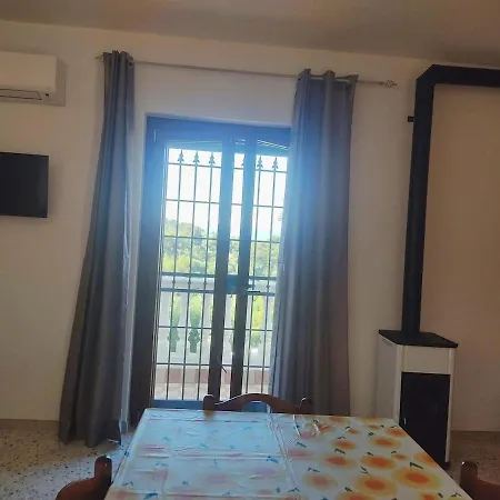 Lunamora 4 شقة رودي غارغانيكو