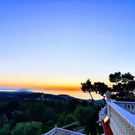 Lunamora 4 * رودي غارغانيكو